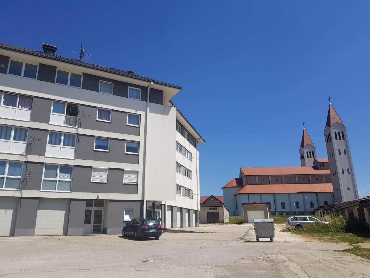 קופרס Apartmani Ivona מראה חיצוני תמונה