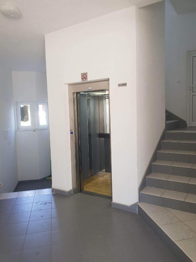 קופרס Apartmani Ivona מראה חיצוני תמונה
