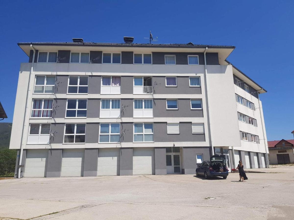 קופרס Apartmani Ivona מראה חיצוני תמונה